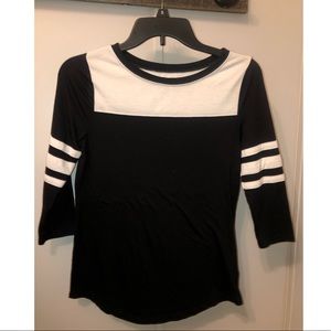 Arizona Jean Co. 3/4 sleeve T- shirt